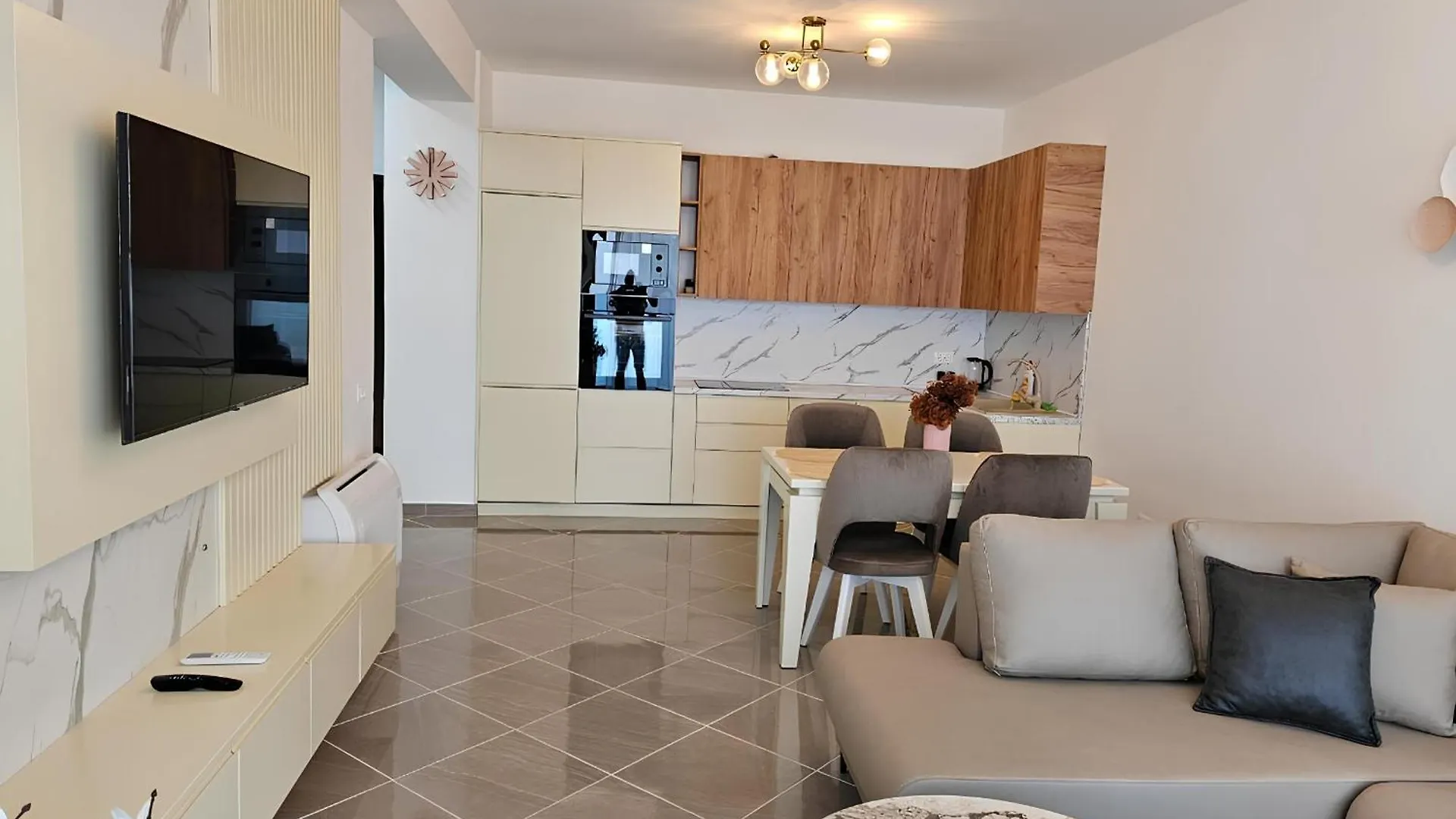 Sunset Apartment Vlore 0*,